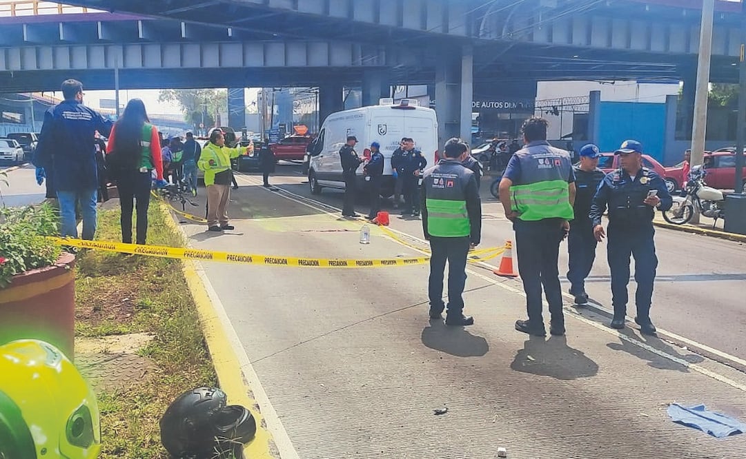 ¡Un volantazo los mandó a volar! Motociclista muere en el AICM
Foto: Especial
