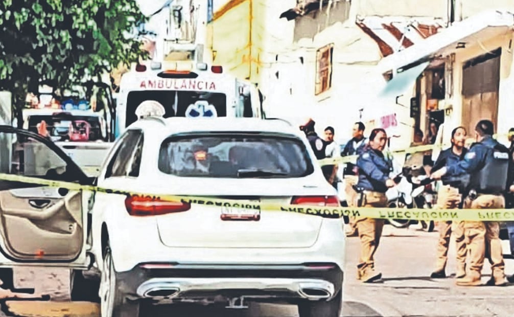 Sicarios van por comerciante y su hijo les da tremendo encontronazo en Jiutepec
Foto: cuartoscuro
