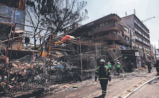 Mercado de Sonora: Locatarios inician limpieza tras fuerte incendio en Venustiano Carranza