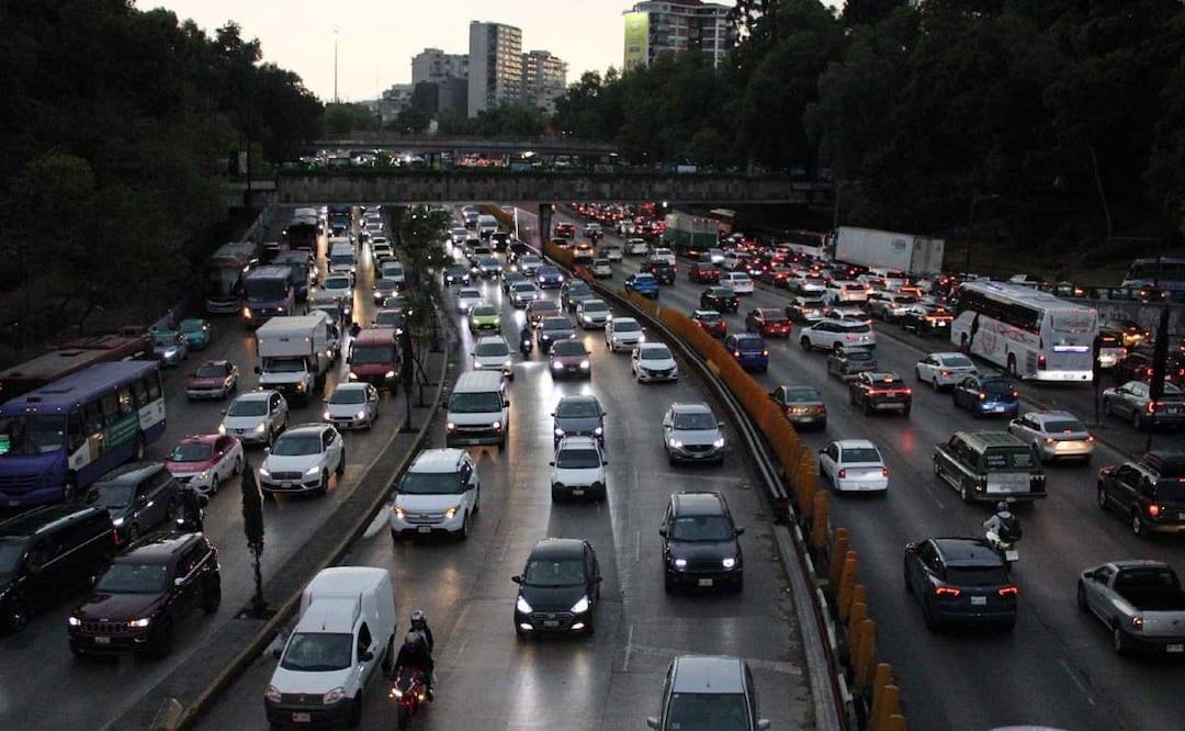 Tráfico CDMX. Foto: (Abril Franco. El Gráfico)