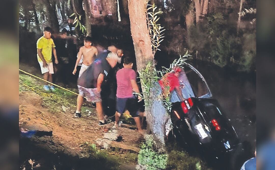 Auto cayó a un canal en Xochimilco, mujer embarazada terminó ahogada
