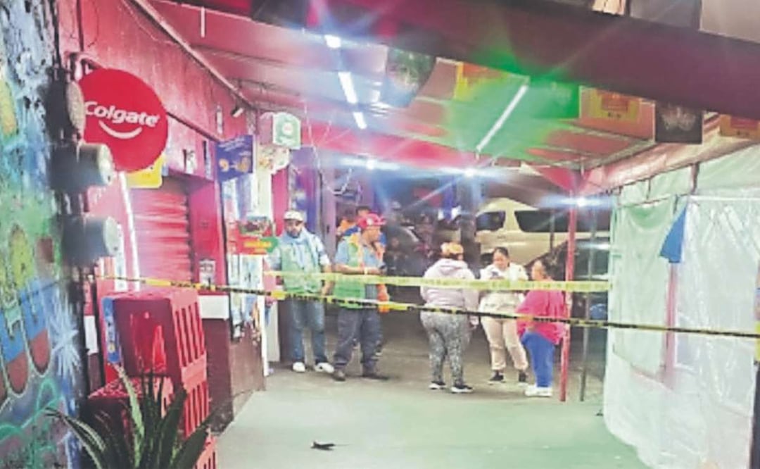 Acribillan a un hombre afuera de su negocio en la Venustiano Carranza. Foto: (Especial)