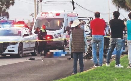 Bikers se dan duro con tronco y mueren por jugarle al valiente en la Toluca-Tenango ¿Pudo evitarse?