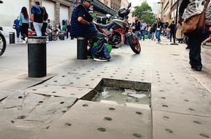 “Banqueta esguinzadora”: El peligro diario para peatones en Eje Central CDMX