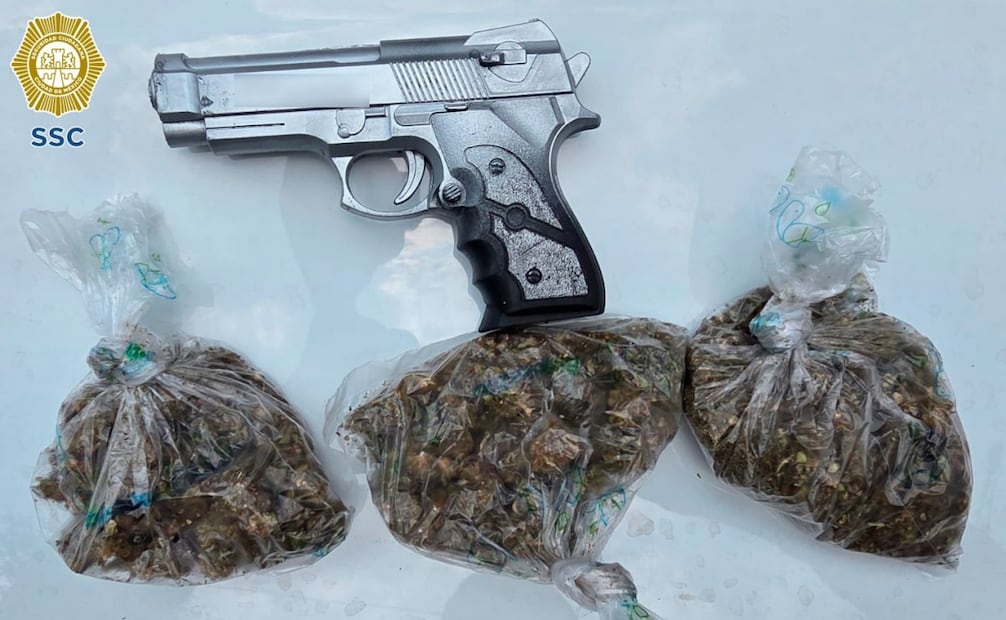 Detienen a sujeto qué amenazaba a automovilistas con arma 'echiza' en la GAM. Foto: Especial