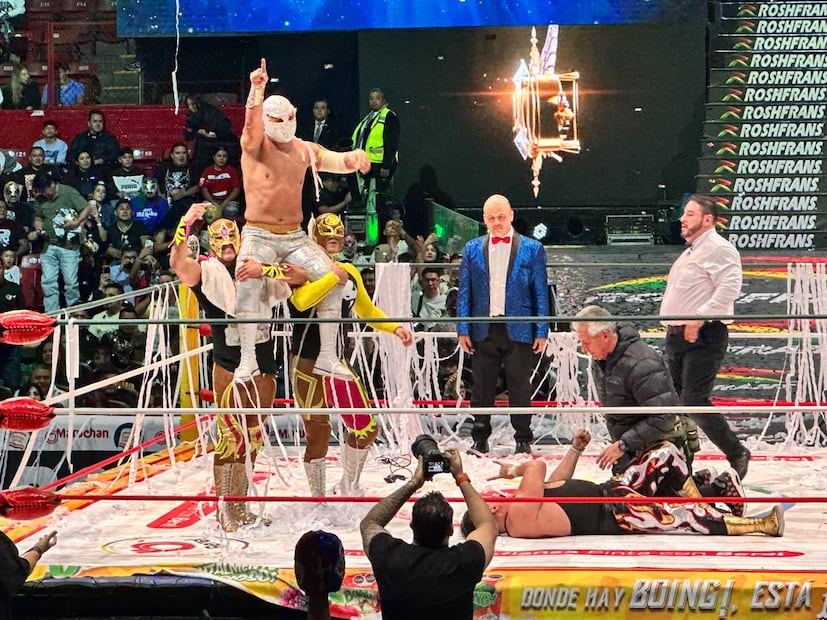 ¡Averno entregó la greña! Místico cobró 20 años de rivalidad en la Arena México
Foto: Sergio Trejo / El Gráfico