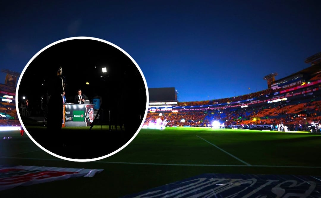 Foto: Imago 7 (Tigres vs Toluca:  Susto por reporte de un flamazo en Estadio Universitario.)