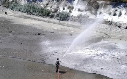 Aplica aguas de Huixquilucan cal viva en “El Capulín” para reducir malos olores