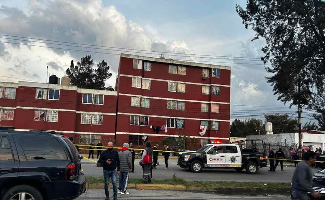 Jóvenes se resisten a atraco y asaltantes les quitan la vida en Edomex