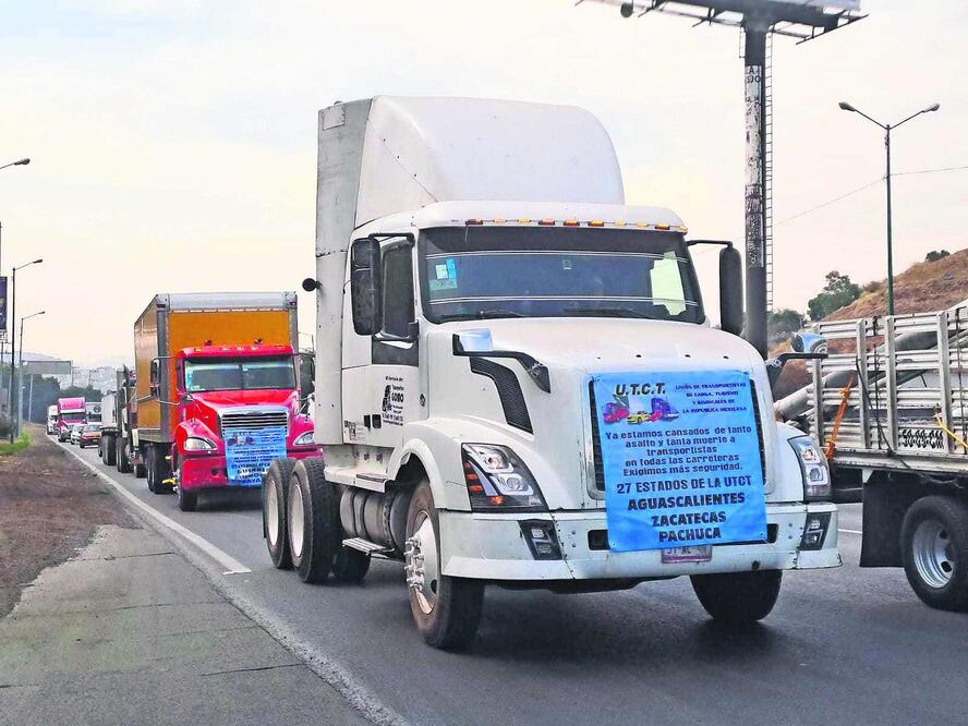 Traileros exigen seguridad al presidente porque la Guardia Nacional, brilla por su ausencia