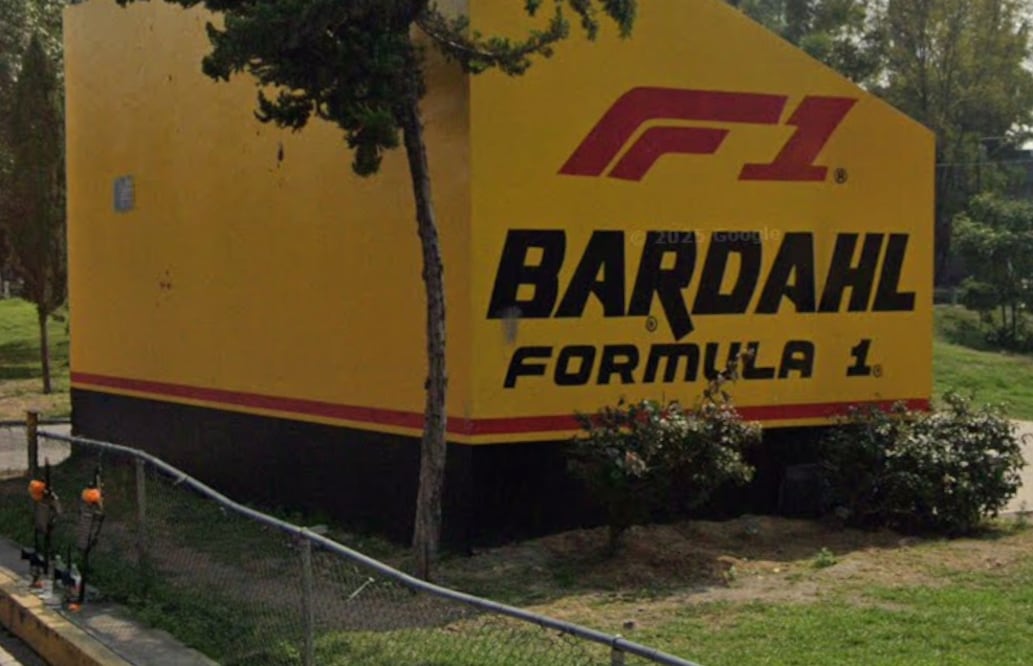 Brutal choque en CDMX: Conductor sale proyectado y muere al impactarse contra una cancha de frontón (Foto: Google Maps)