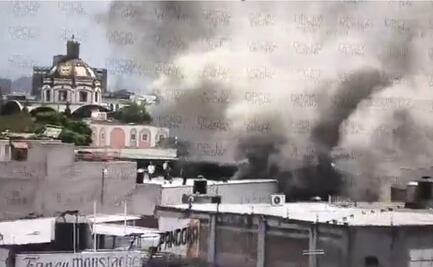 Fuerte incendio en una bodega de ropa del Centro en la Cuauhtémoc ¿Por qué no lo pueden apagar?