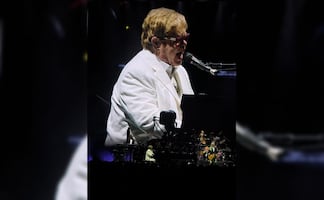 Elton John pone a retumbar al Estadio Banorte en la primera de sus dos noches