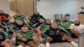¡Vikingos Mexicanos! Selección Mexicana festeja pase a octavos replicando a Noruega