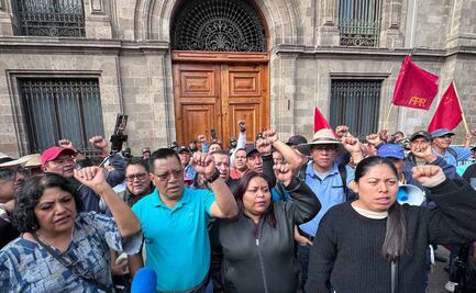 Maestros de la CNTE cercan Palacio Nacional y exigen diálogo con la presidenta Claudia Sheinbaum