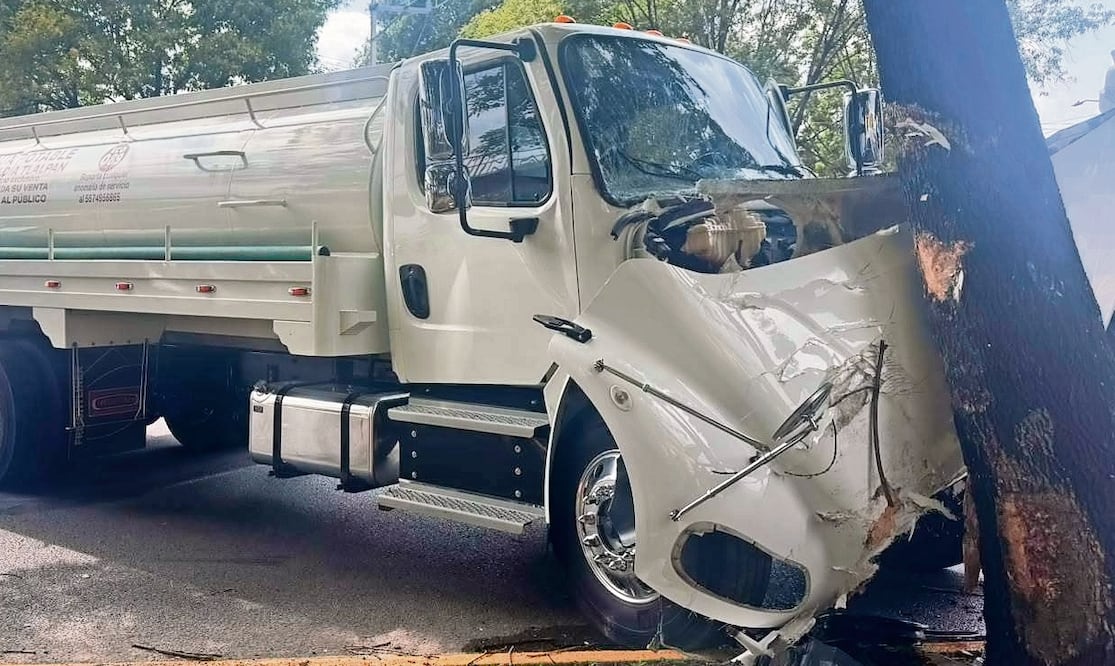 Pipero maniobra mal y aplasta a un hombre (Foto: Valente Rosas/El Gráfico)