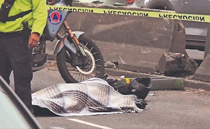 ¡Se fue duro contra el muro! Motociclista muere tras brutal impacto en Iztapalapa