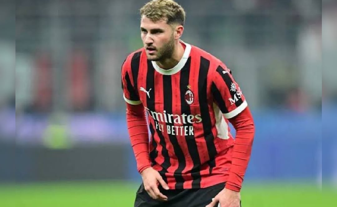 Santiago Giménez y el AC Milan en la final de la Copa de Italia. Foto: (Redes Sociales)