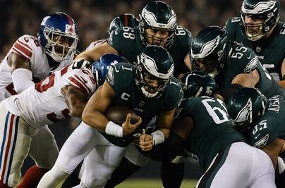 NFL aprueba cambios en kickoff y prórroga; el polémico "tush-push" sigue vigente