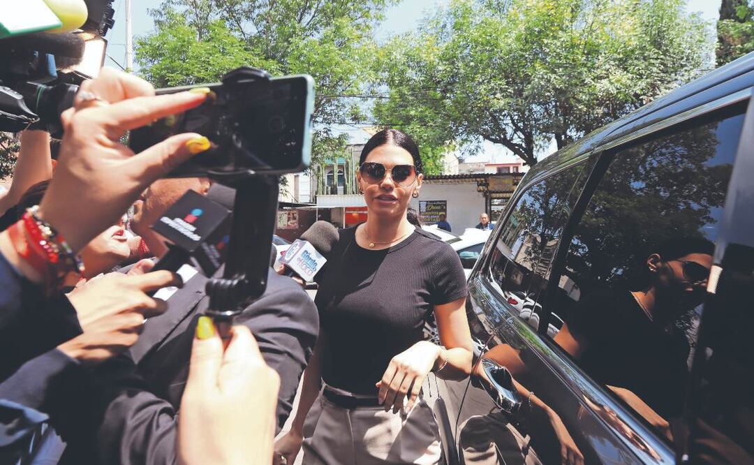 Livia Brito habla sobre el escándalo con el paparazzi y le piden que "se vaya a su país"