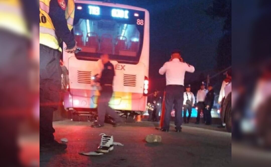 Hombre muere tras arrojarse al carril del Mexibús en Ecatepec