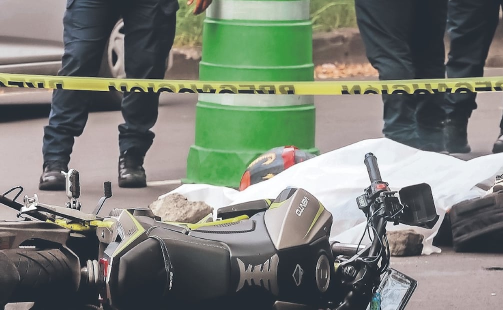 ¡Ni el casco la protegió! Motociclista muere tras impacto con tráiler en la Benito Juárez
Foto: Osmar Alvarado / El Gráfico