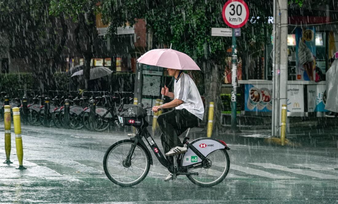 Lluvia y tráfico en CDMX (Foto: Cuartoscuro)