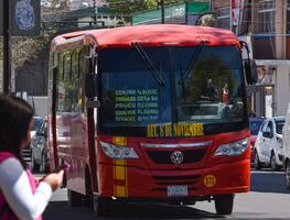 Choferes de transporte publico en Edomex no respetan tarifa para adultos mayores
