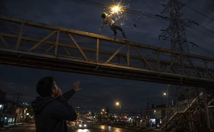 Por una foto quedó chamuscado: Morro de 18 años muere electrocutado al caer de un puente en la GAM