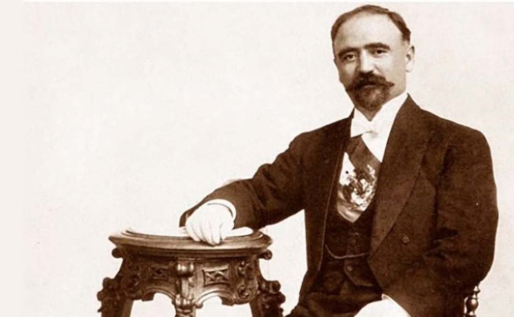 El Monumento a la Revolución es una tumba ¿Quiénes descansan debajo de su construcción?