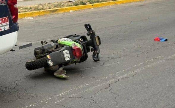 Derrapa, deja a su copiloto muerta y se va caminando sobre la carretera México-Puebla