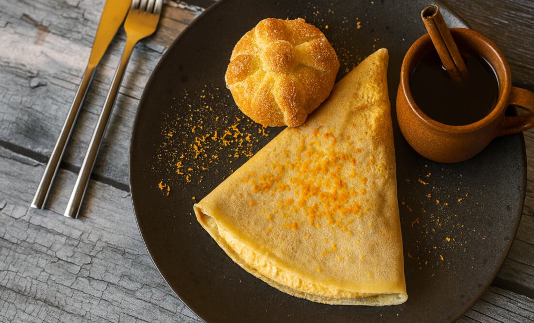 Crepas de Pan de Muerto (Foto: Creada con IA)