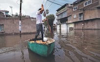 ¡Se hunde Tláhuac! Lluvia deja casas bajo el agua y otra tormenta desquicia a CDMX