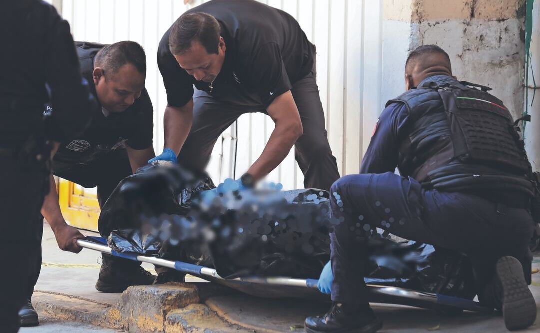 Vecinos de Tlalnepantla encuentran el cuerpo de una joven de 25 años. Foto: (Francisco Rodríguez. El Gráfico)