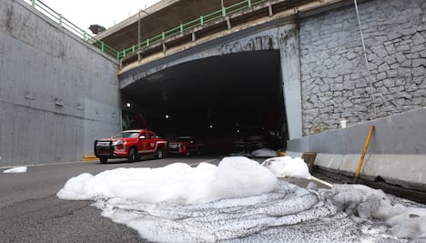 Pipa de Pemex vuelca en Periférico y causa caos vial, ¿qué tramos están cerrados?