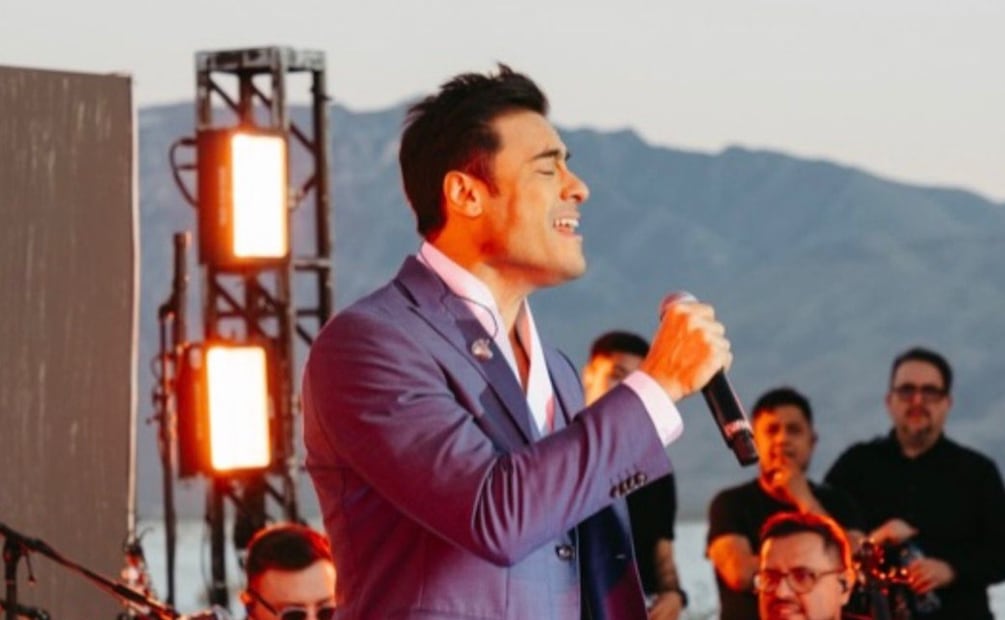 Foto: Instagram (Carlos Rivera cantando en la boda de Un Tal Fredo)