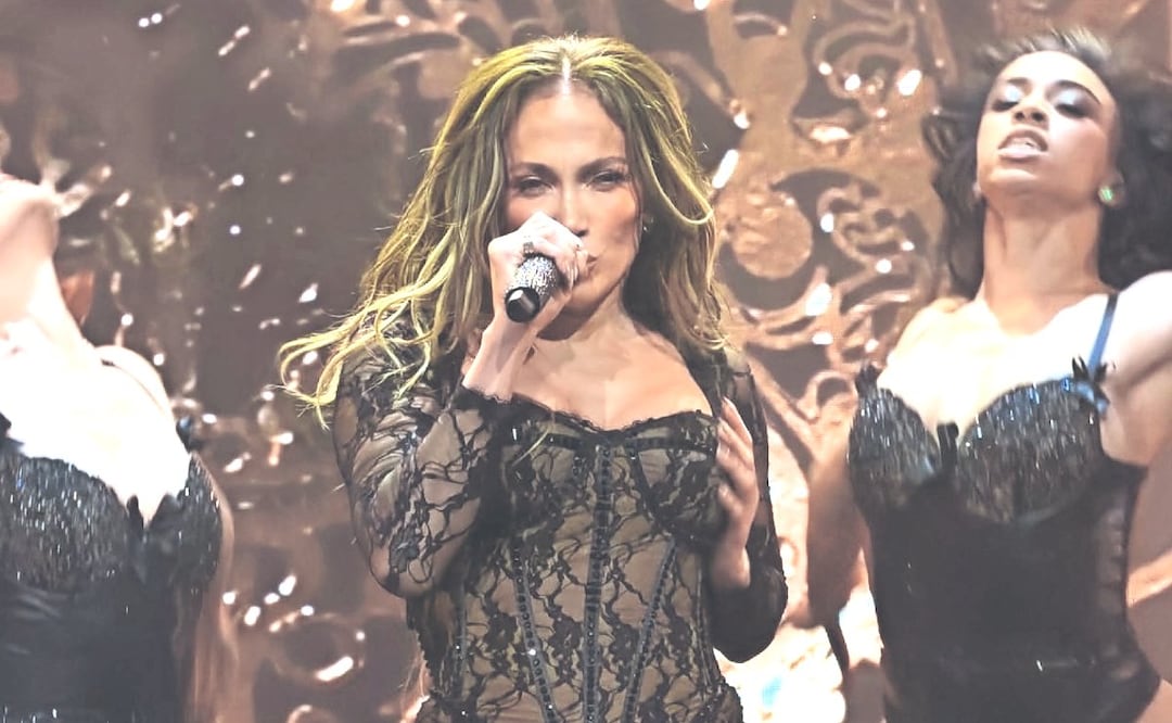 Imagen: TikTok (JLo causa polémica con atrevido look de encaje y lanza contundente mensaje sobre la edad)