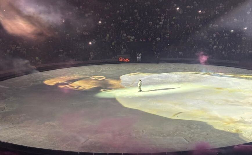 Kanye West convierte la Plaza México en la Luna y redefine los conciertos en CDMX
Imagen: X
