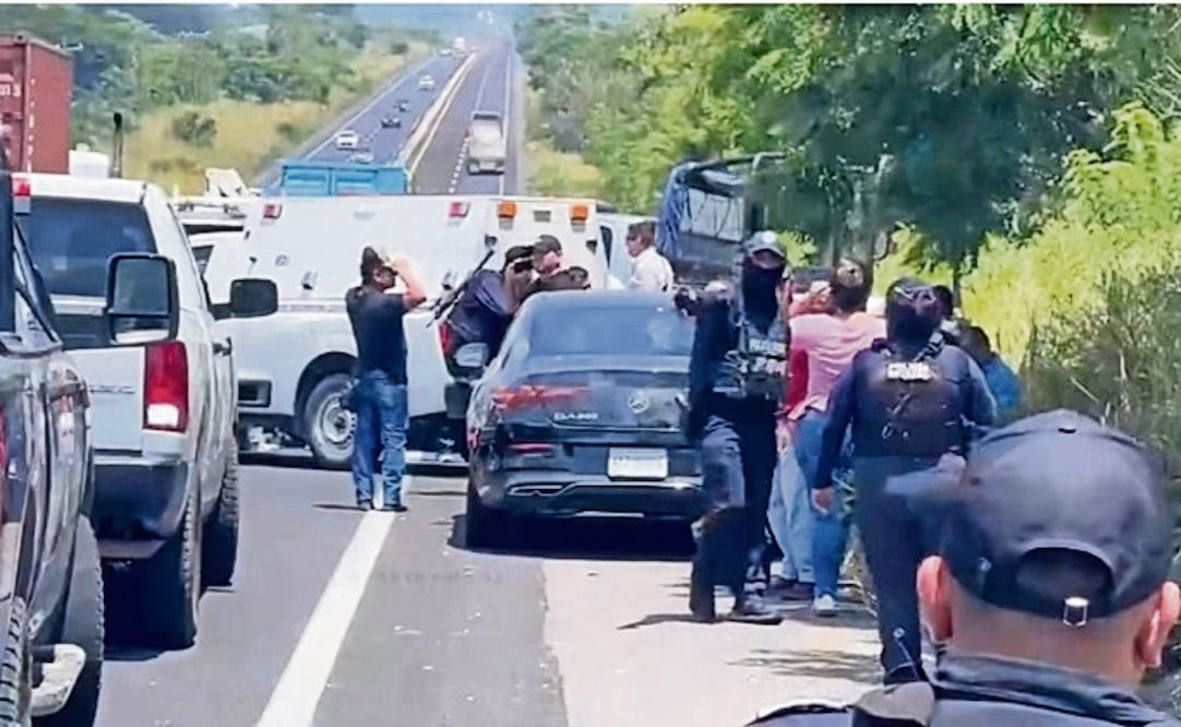 El diputado federal morenista y exsecretario de Educación de Veracruz, Zenyazen Escobar García, fue encontrado muerto la mañana de ayer sobre la carretera Xalapa-Veracruz. Foto: Especial
