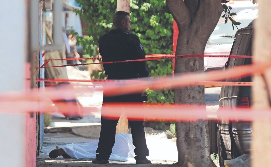 A pesar de ser acribillada a balazos mujer no soltó los lentes, en Ecatepec