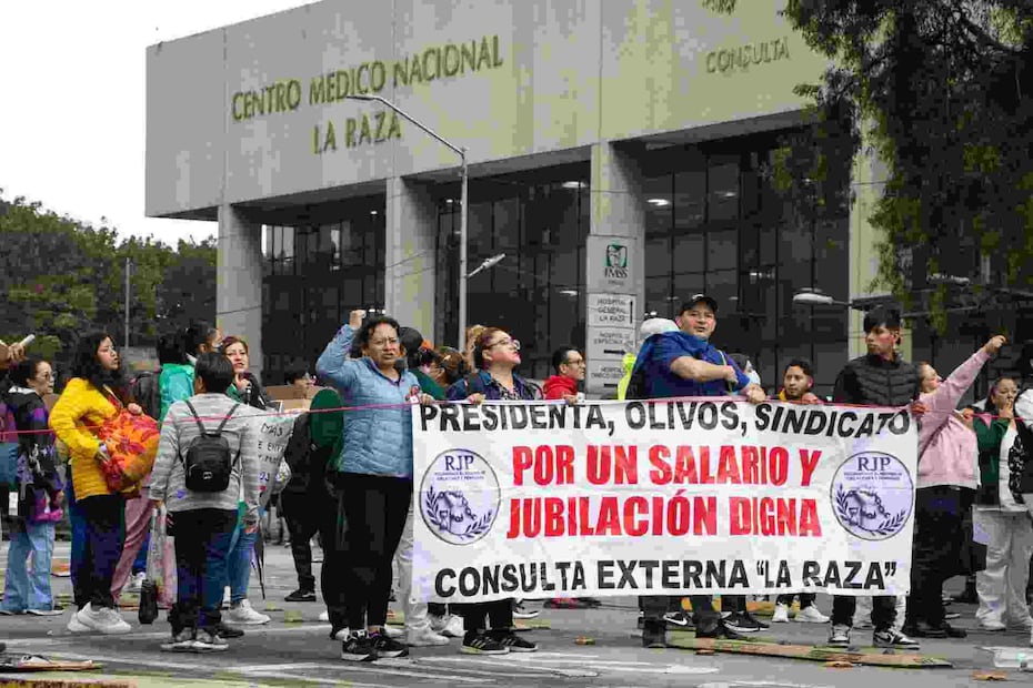 Megamarcha de trabajadores del IMSS este martes 13 de octubre en CDMX. Foto: (Cuartoscuro)