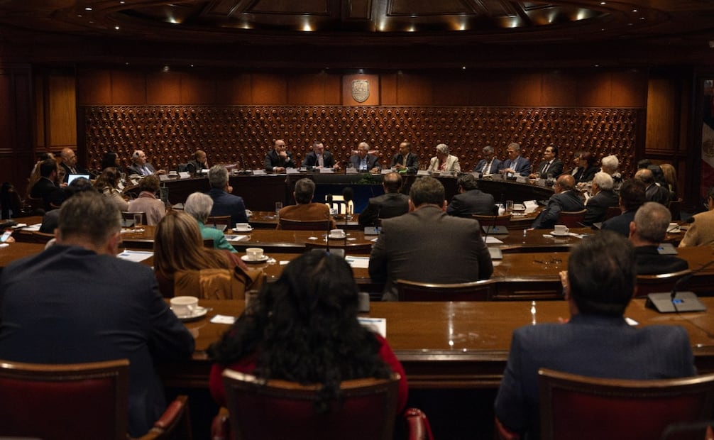 En el encuentro, el titular del STC respondió preguntas de los integrantes de la mesa directiva de la CANACO. Foto: Especial