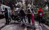 ¡Brutal amanecer! Chocan dos motos en la carretera Tláhuac-Chalco, hay dos muertos y dos heridos