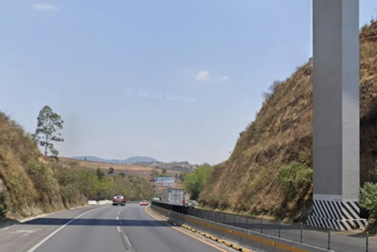 Tráiler sin frenos desata tragedia en México-Toluca, saldo: un muerto y varios heridos