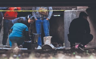 Aterrador hallazgo en Tlalnepantla: Encuentran cuerpo en descomposición en un bajopuente