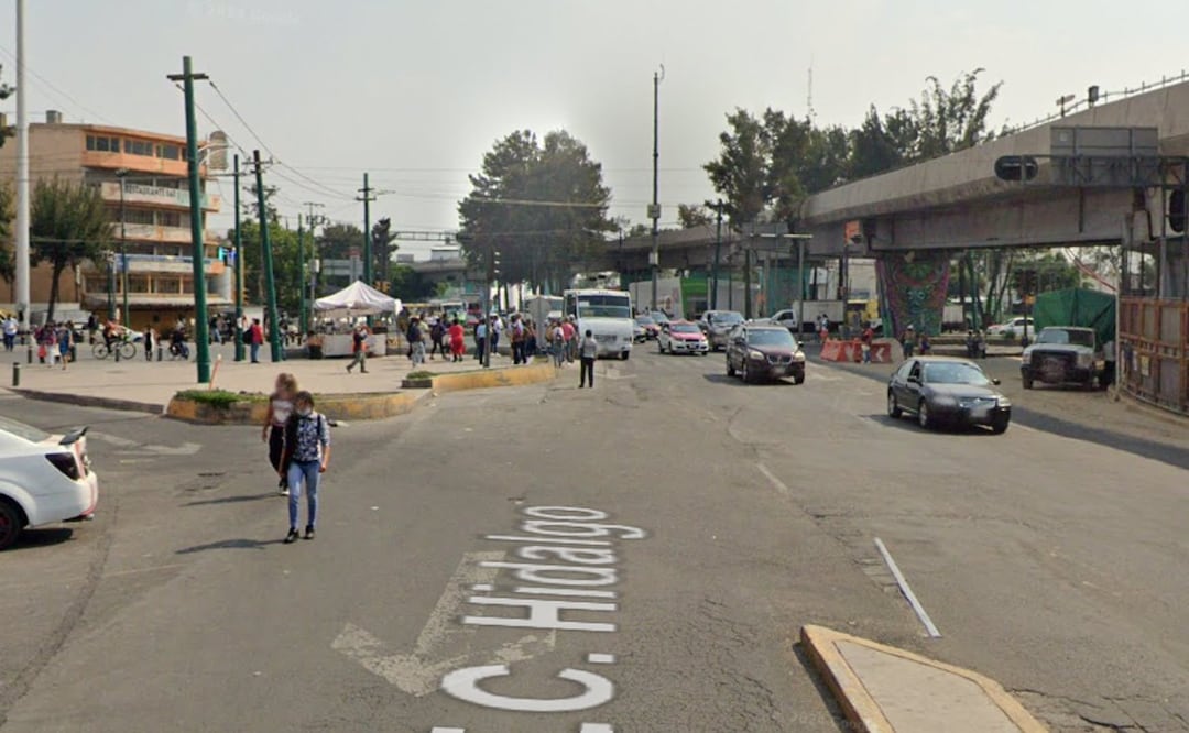 Por un cerrón taxista y chalan de microbús se aventaron un tiro ¿Qué pasó después?