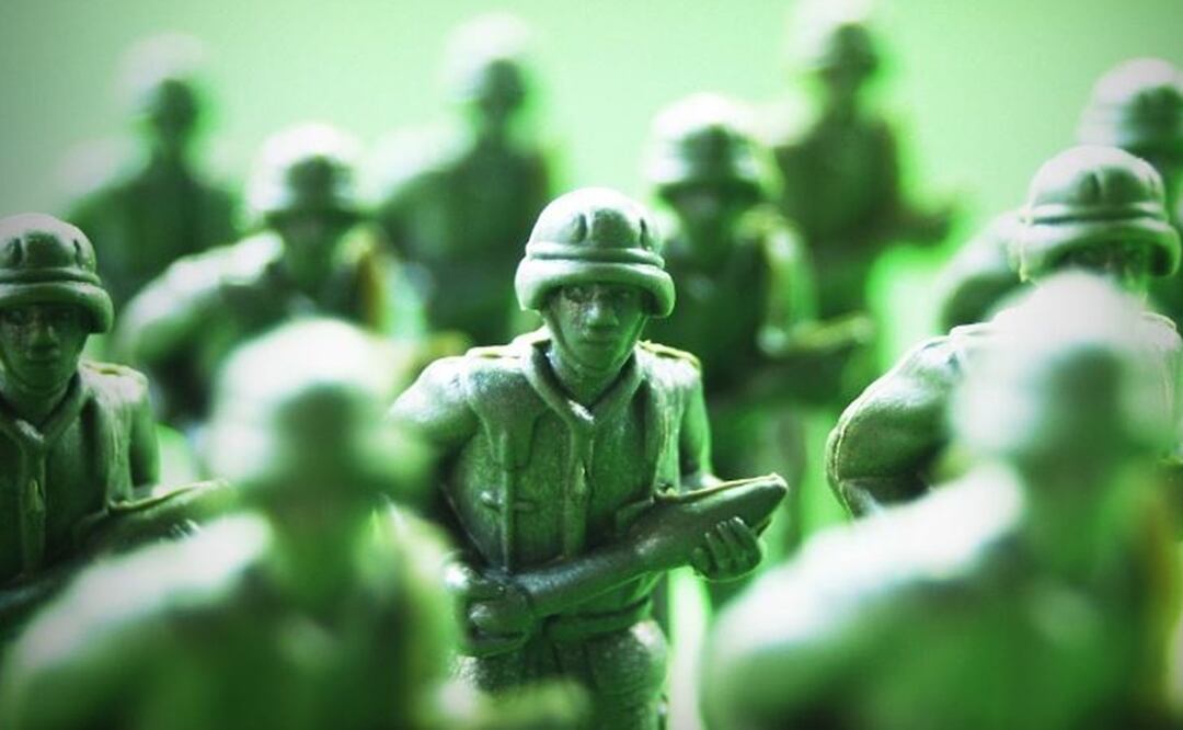 ¿Juguetes bélicos causan conductas violentas? Gobierno mexicano advierte a Reyes Magos