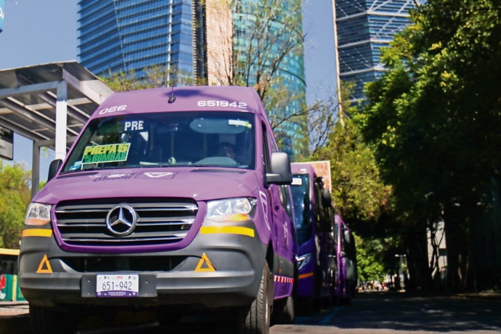 Nuevas unidades de la ruta que va del metro Chapultepec a la prepa 5.