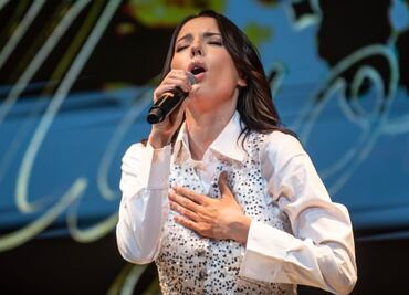 ¿Majo Aguilar superó las expectativas en su primer concierto en el Teatro Metropólitan?