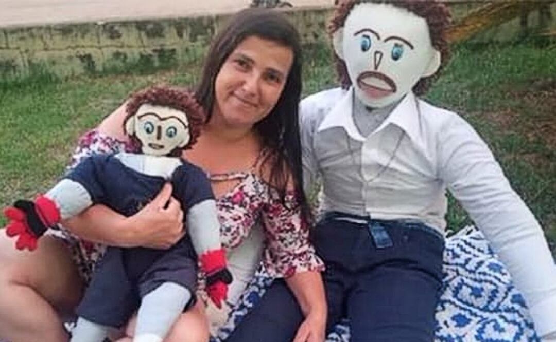 Mujer que formó una familia con un muñeco de trapo vivió angustiada ¿cuál fue la razón?